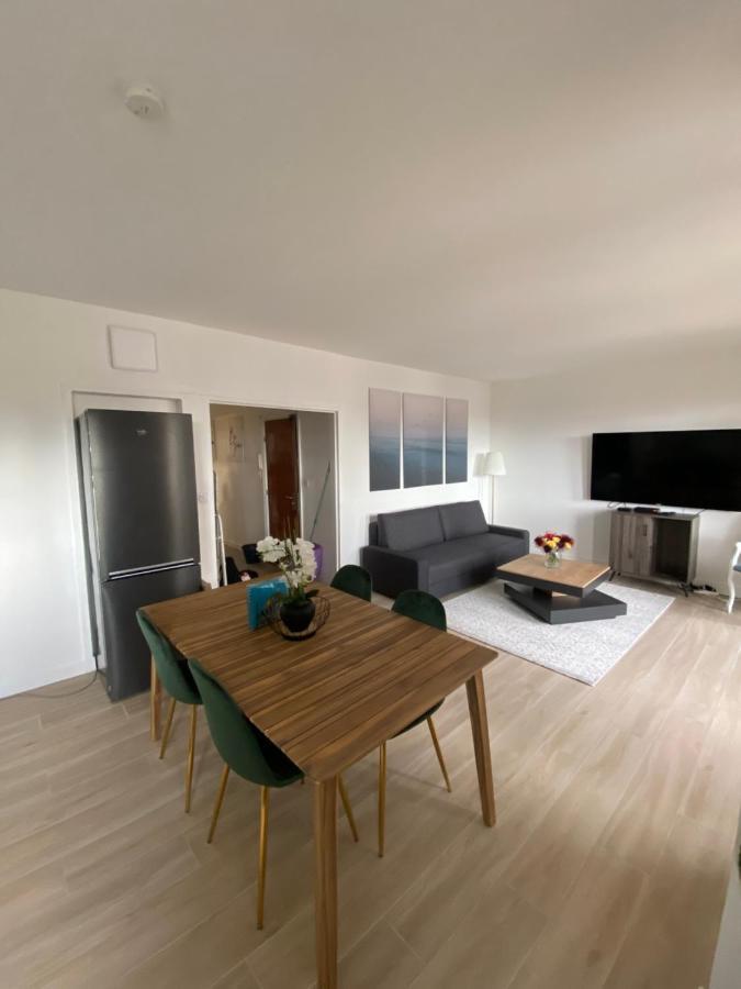 Grand Appartement Courbevoie Paris Exterior foto